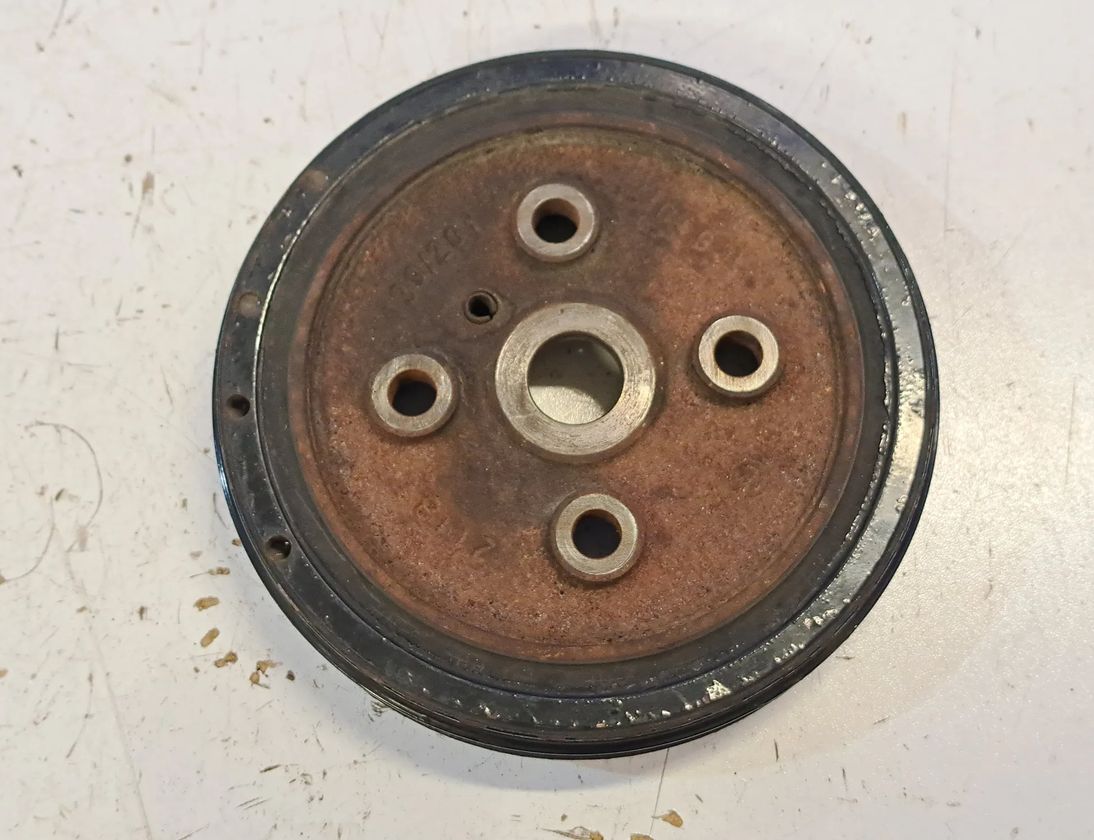 VOLVO V70 3 generation (2007-2020) Crankshaft Pulley 31258122 23667355
