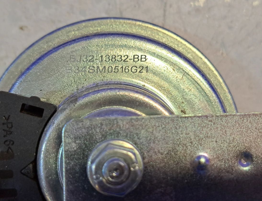 JAGUAR XE 1 generation (2014-2024) Сигнал BJ32-13832-BB 26880137