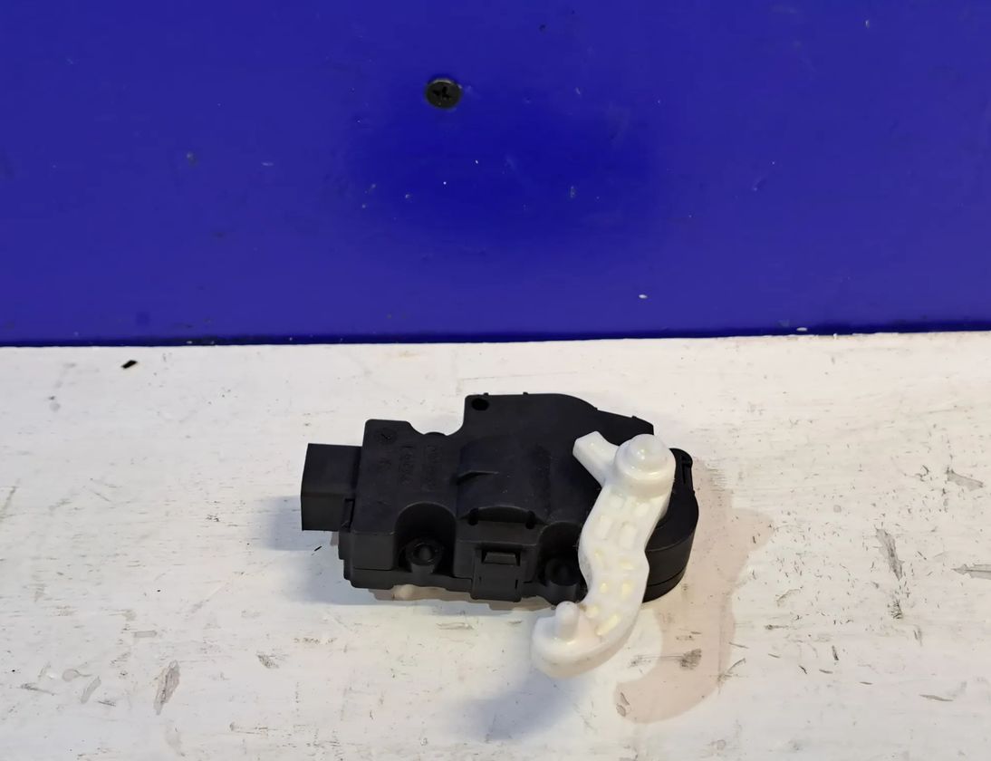 JAGUAR XE 1 generation (2014-2024) Air Conditioner Air Flow Valve Motor 09082018,mf-113930-1380 28514132