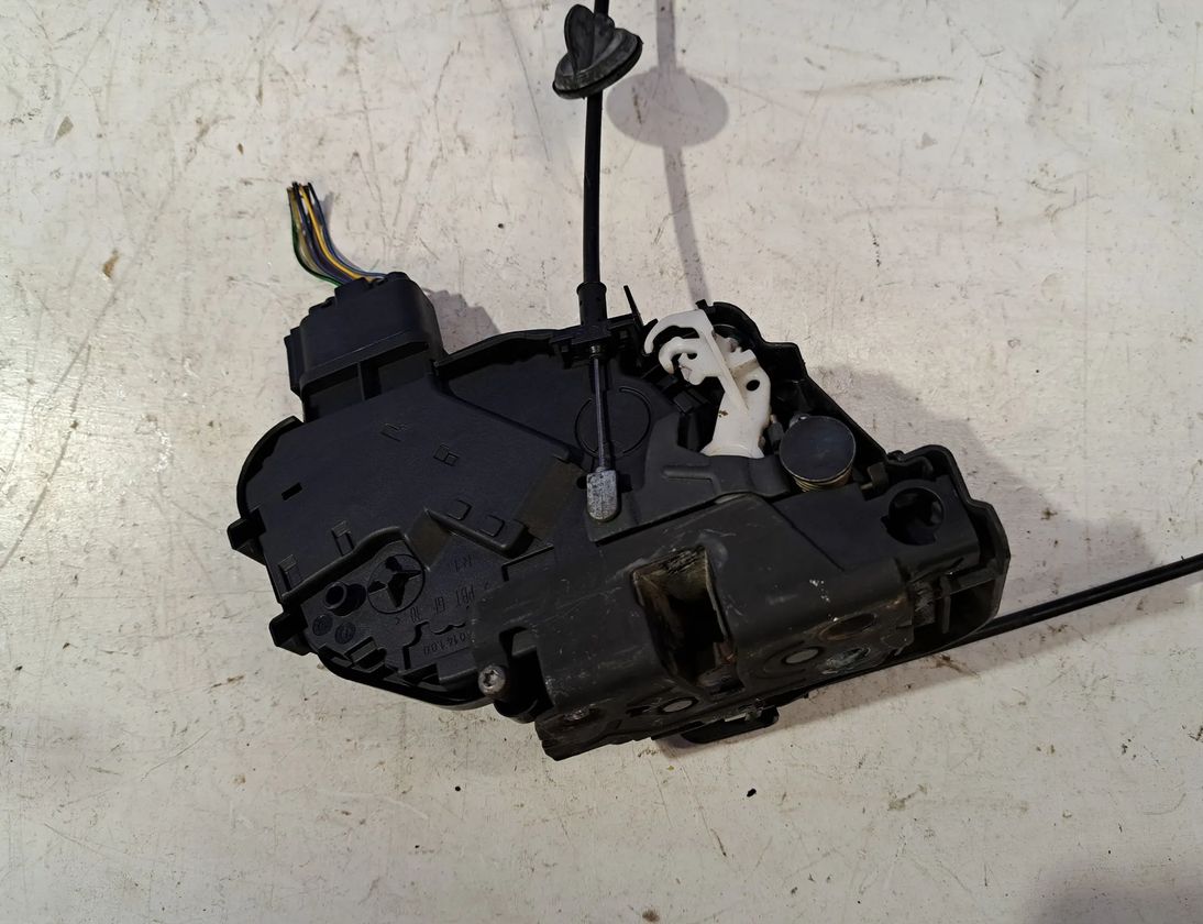 VOLVO V70 3 generation (2007-2020) Priekšējo labo durvju slēdzene 31253874,31416682,31253674,30799303 32782548