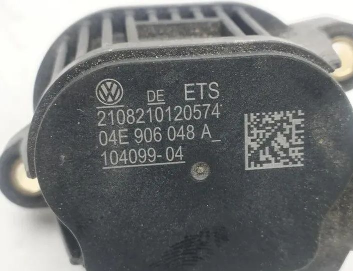 VOLKSWAGEN Golf 7 generation (2012-2024) Ieplūdes kolektora vārsts 04E906048A 26494673