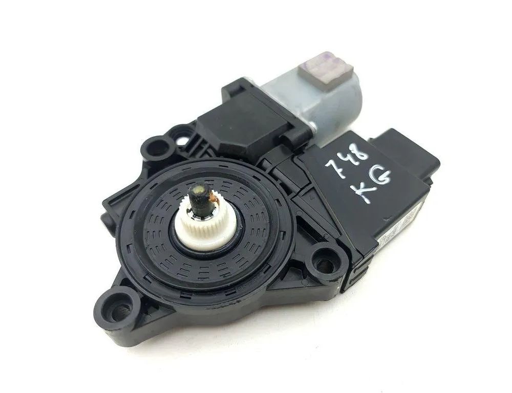 KIA Optima 4 generation (2015-2020) Aizmugurējo kreiso durvju loga pacēlāja motorīts 83450D4000 30330724