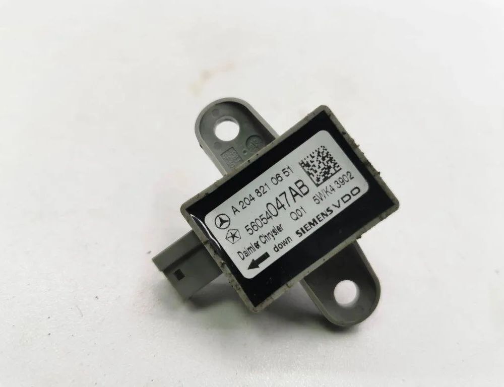 CHRYSLER Voyager 5 generation (2007-2020) Датчик удара передний правый 5WK43902,A2048210651 30660007