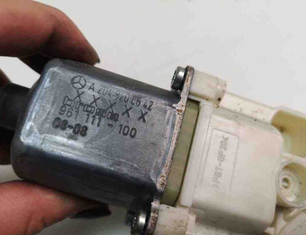 MERCEDES-BENZ C-Class W204/S204/C204 (2004-2015) Моторчик стеклоподъемника задней левой двери A2048200642 31138412