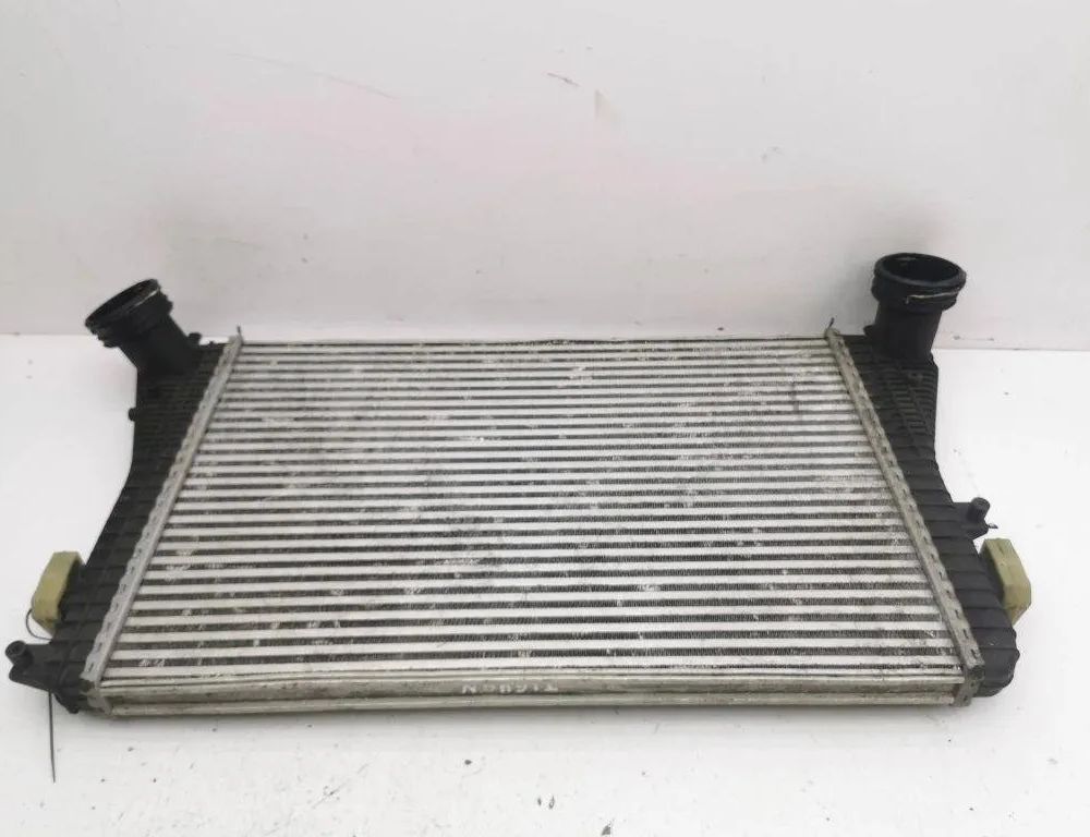 VOLKSWAGEN Tiguan 1 generation (2007-2017) Starpdzesētāja/interkūlera radiators 31139895