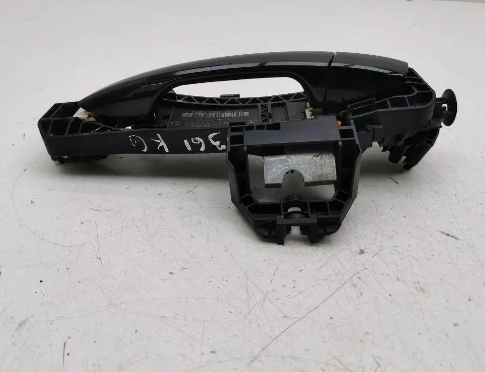 MERCEDES-BENZ C-Class W204/S204/C204 (2004-2015) Aizmugurējo kreiso durvju ārējais rokturis A2047600734 31173740