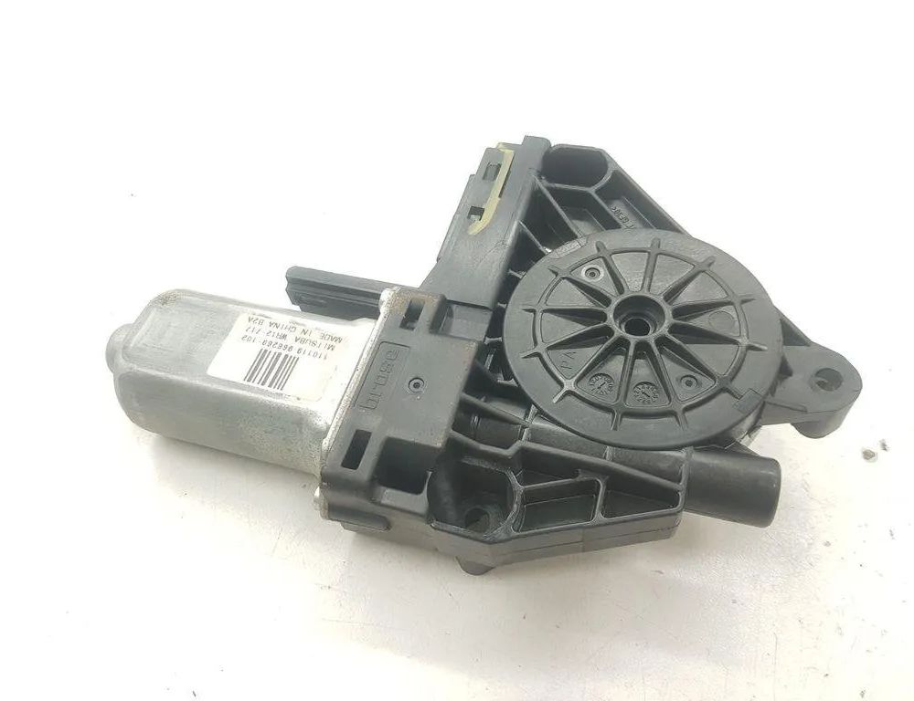 VOLVO XC60 1 generation (2008-2017) Priekšējo kreiso durvju logu pacēlāja motorīts 966269102,110119 31175820