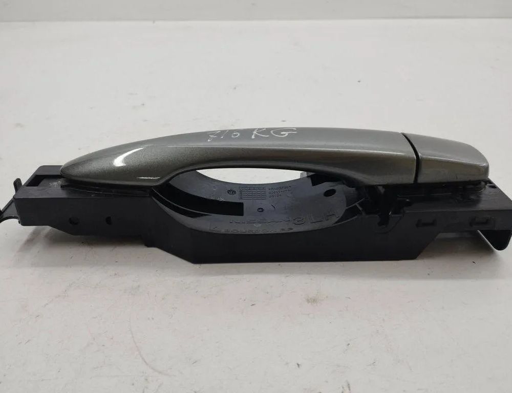 NISSAN Qashqai 2 generation (2013-2023) Aizmugurējo kreiso durvju ārējais rokturis 80611 31187583