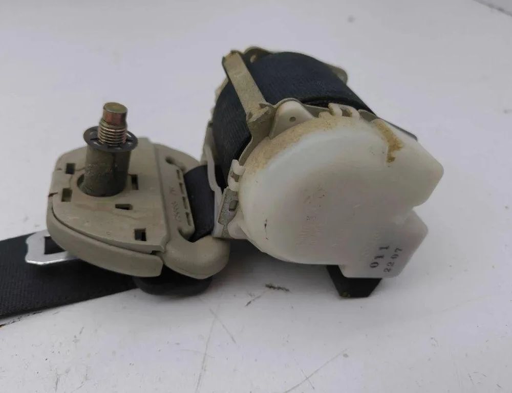 TOYOTA Corolla Verso 1 generation (2001-2009) Правый боковой ремень безопасности 7L1550 31188121