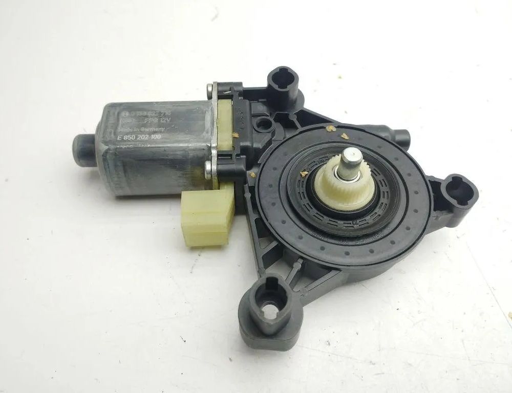 AUDI Q2 1 generation (2016-2024) Priekšējo kreiso durvju logu pacēlāja motorīts 5Q0959802B 31191018