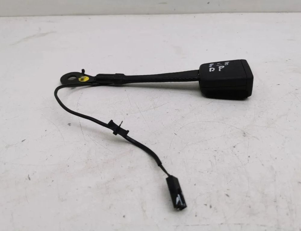 VOLKSWAGEN Golf 8 generation (2019-2023) Пряжка ремня безопасности переднего правого сиденья 8Y0857755 31197263