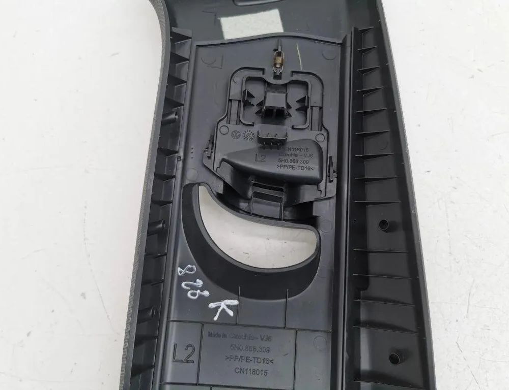 VOLKSWAGEN Golf 8 generation (2019-2023) Боковая стойка левой стороны 5H0867243B 31197275