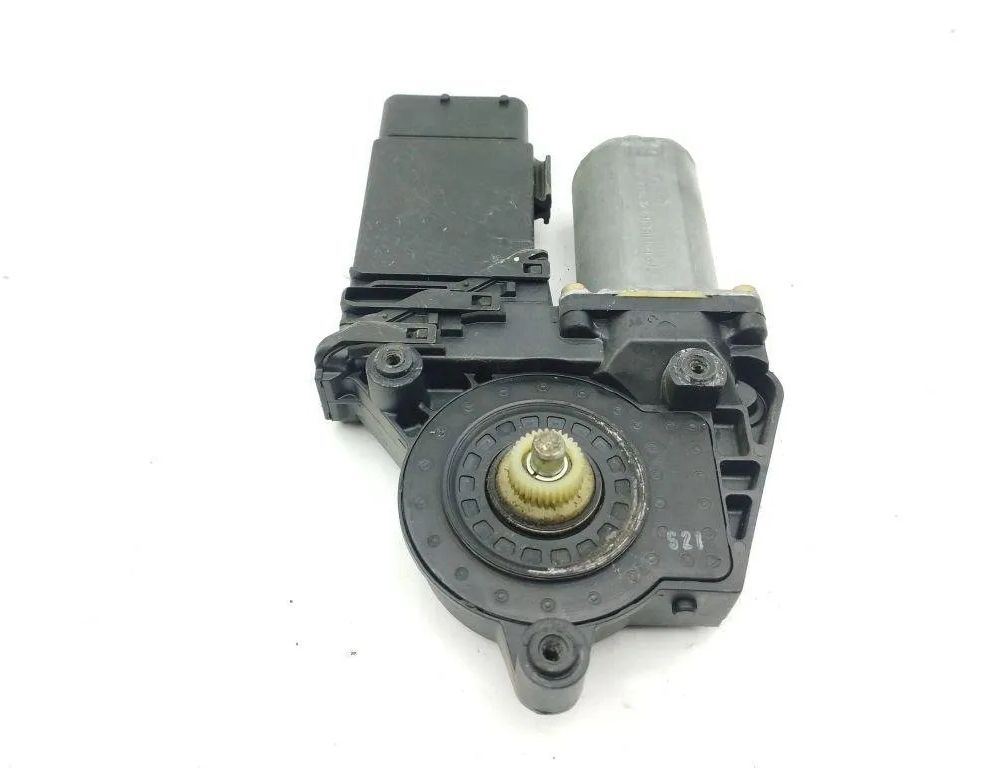 VOLKSWAGEN Passat B5 (1996-2005) Priekšējo kreiso durvju logu pacēlāja motorīts 3B4837752 31200211