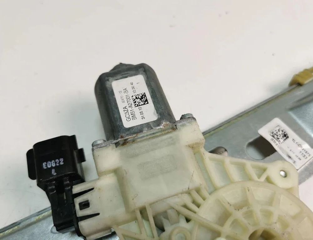 FORD Focus 3 generation (2011-2020) Aizmugurējo kreiso durvju logu pacēlājs BM51A27001BA 31201290