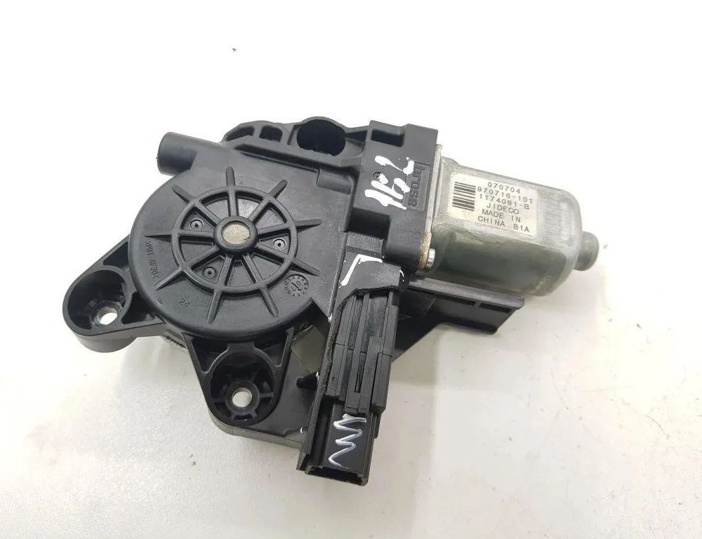 VOLVO V70 2 generation (2000-2008) Маторчик стеклоподъемника задней правой двери 1174081B,970716101 31202988