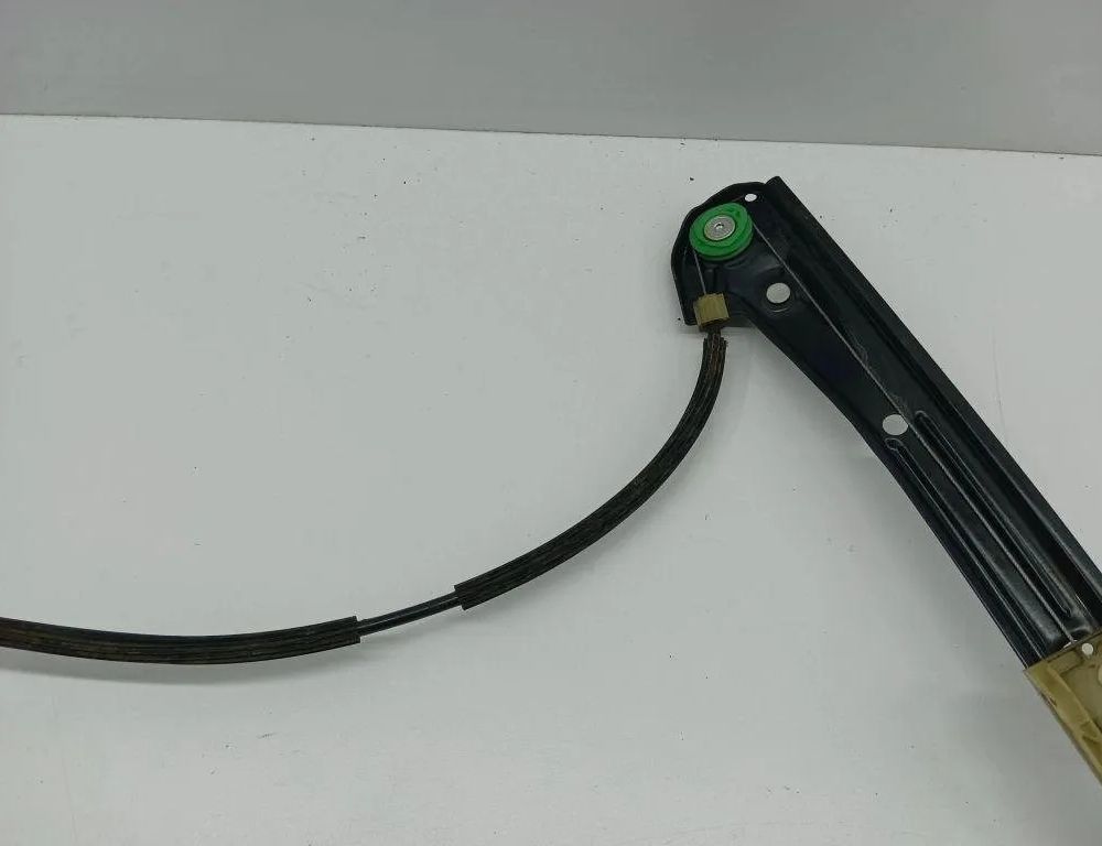 VOLKSWAGEN Golf 8 generation (2019-2023) Стеклоподъемник задней правой двери 5G4837462H 31206212