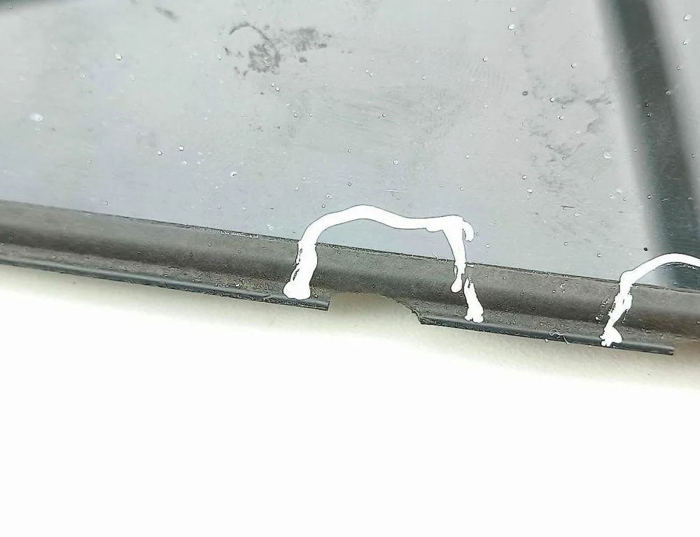 TOYOTA Prius 3 generation (XW30) (2009-2015) Rear door glass rail 43R005834 31497064