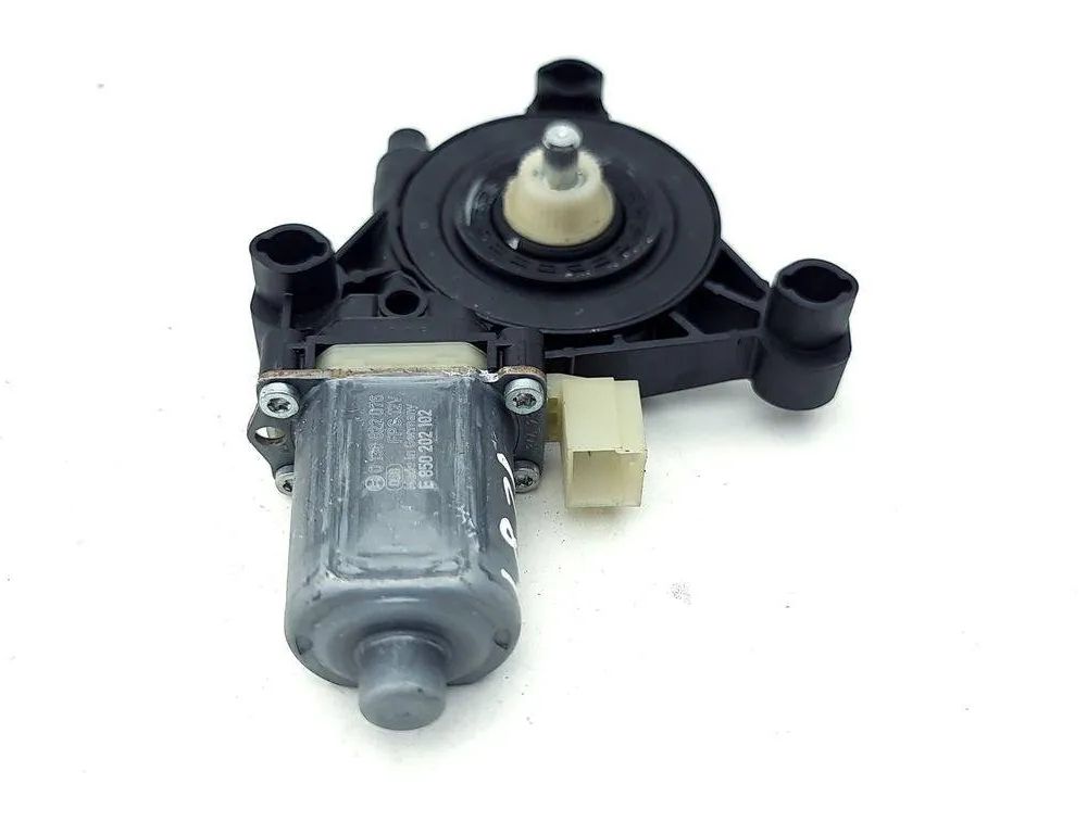 SEAT Leon 4 generation (2020-2023) Front Left Door Window Regulator Motor 5Q0959802C 31524038