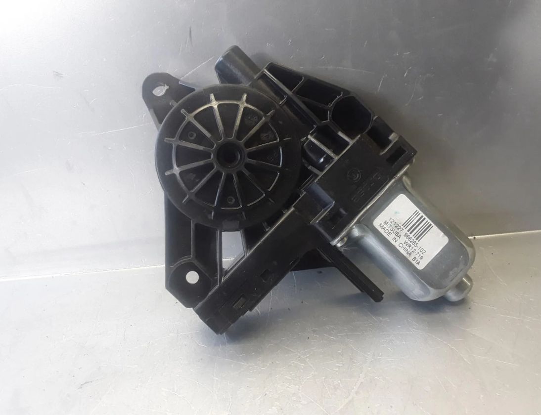 VOLVO V60 1 generation (2010-2020) Aizmugurējo labo durvju loga vadības motorīts 966265102 23579444