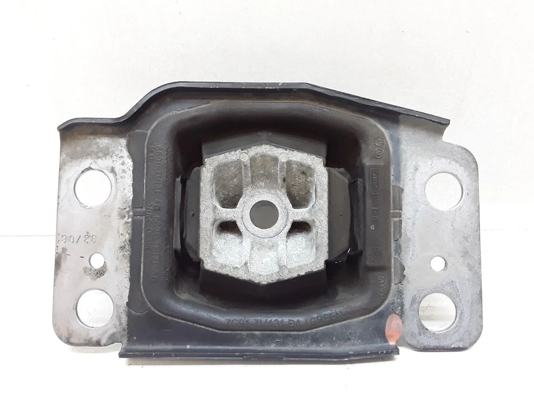 VOLVO V70 3 generation (2007-2020) Front engine mount 30680699,30680700,7G917M121BA 23591908