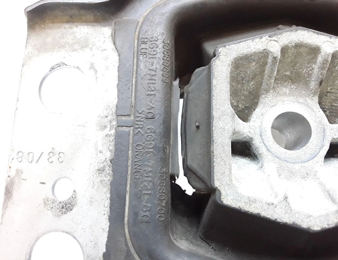 VOLVO V70 3 generation (2007-2020) Front engine mount 30680699,30680700,7G917M121BA 23591908