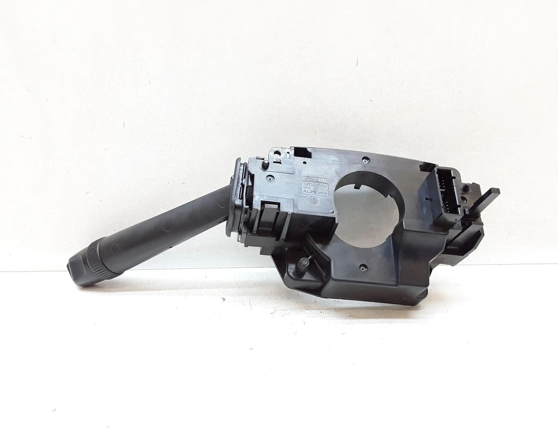 VOLVO XC90 1 generation (2002-2014) Stikla tīrītāja rokturis 8691545,30658614 23592619