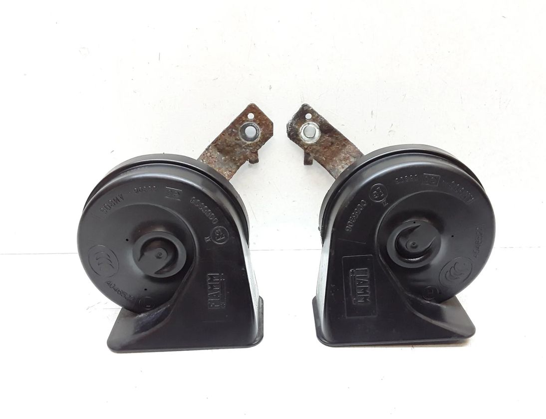 VOLVO V70 3 generation (2007-2020) Horn Signal 31276806,31276805 23594973