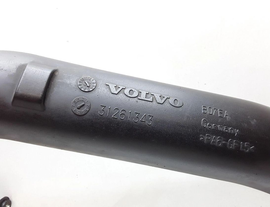 VOLVO V70 3 generation (2007-2020) шланг радиатора интеркулера 31261343 23598539