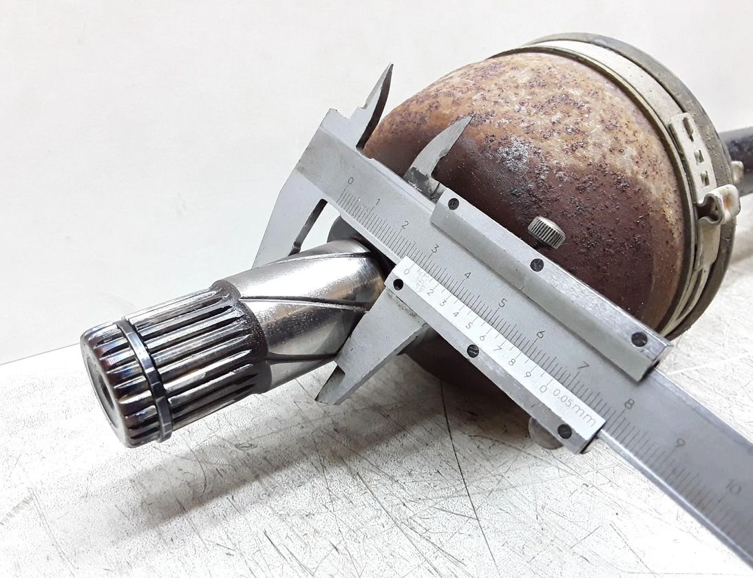 VOLVO V70 3 generation (2007-2020) Priekšējā kreisā pusass P30783201,6G9N3B437CD 23599740