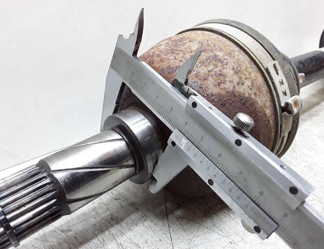 VOLVO V70 3 generation (2007-2020) Priekšējā kreisā pusass P30783201,6G9N3B437CD 23599740