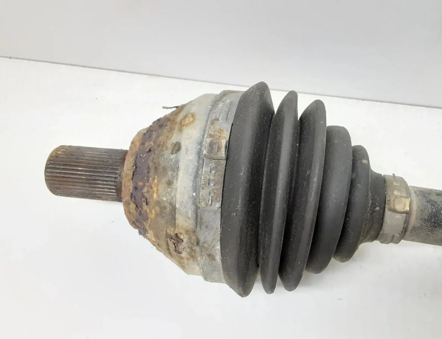 VOLVO V70 3 generation (2007-2020) Priekšējā kreisā pusass 6G9N3B437CD 23607557