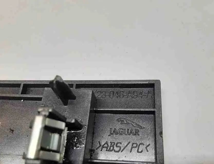 JAGUAR XF 1 generation  (2011-2016) Отделка центральной консоли 8X23046A94A 32644420