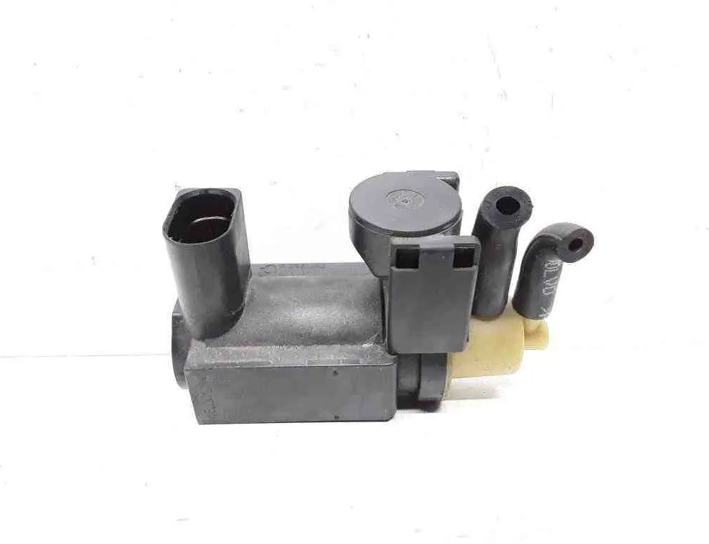 VOLVO V40 Cross Country 1 generation (2012-2020) Solenoid Valve 31339808 32653777