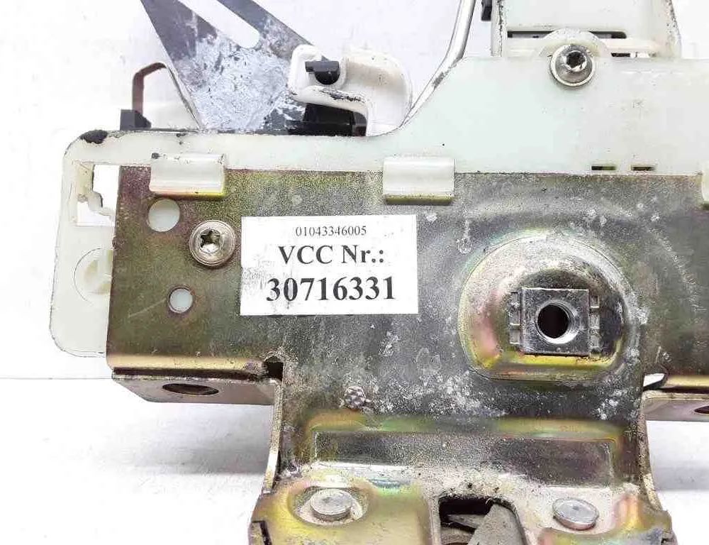 VOLVO V70 2 generation (2000-2008) Aizmugurējā bagāžnieka slēdzene 30716331,999066622 32656213
