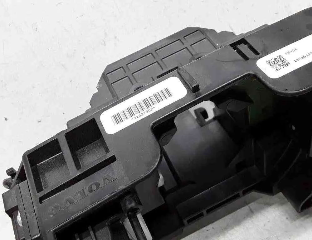 VOLVO V40 Cross Country 1 generation (2012-2020) Подрулевой переключатель 31327902,31327904,31264168 32657407