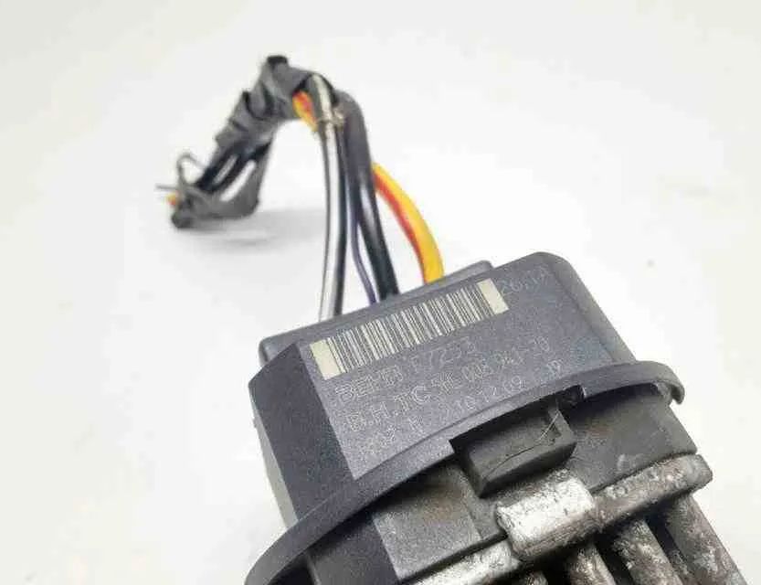 VOLVO XC60 1 generation (2008-2017) Salona mazā ventilatora relejs 5HL008941 32657575