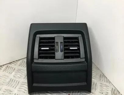 BMW 4 Series F32/F33/F36 (2013-2020) Rear air vent grille 0858201 22988979