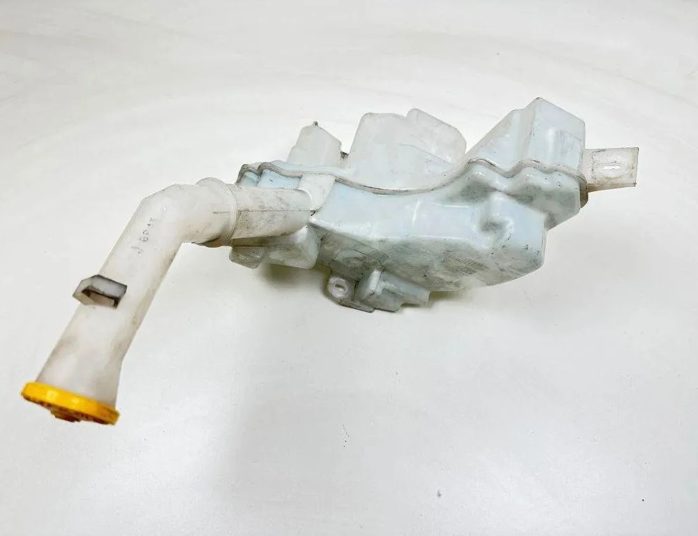 MAZDA 3 BM (2013-2019) Logu mazgāšanas tvertne 860142721 31360876