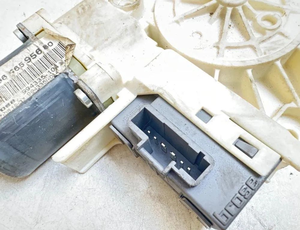 PEUGEOT 407 1 generation (2004-2010) Моторчик стеклоподъемника задней левой двери 0130822201 31372260