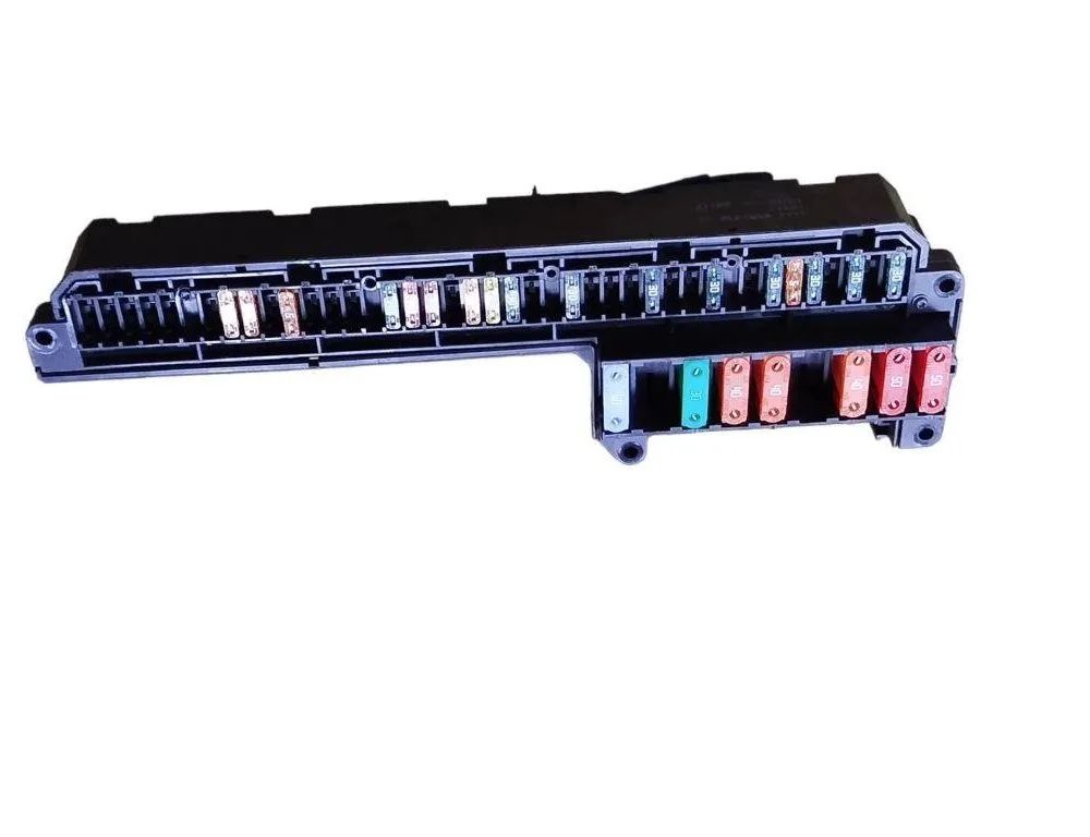 BMW 5 Series E60/E61 (2003-2010) Блок предохранителей 6957330 31751039