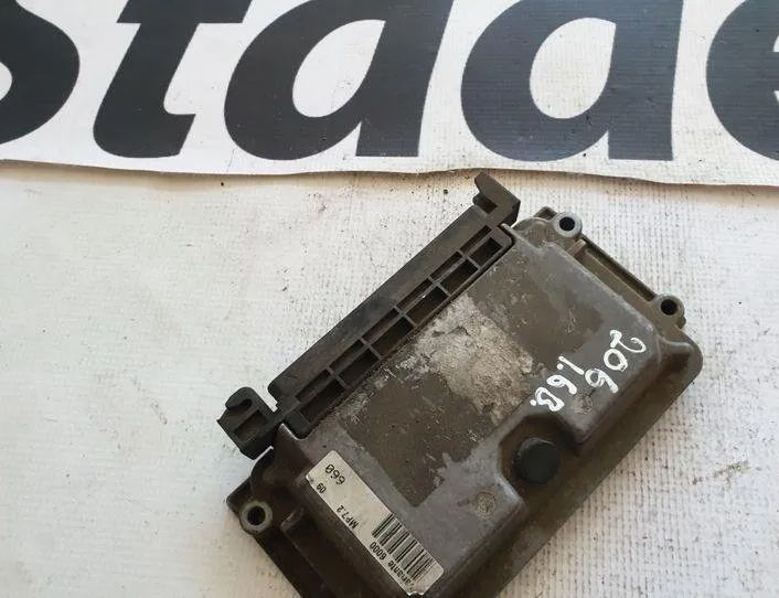 PEUGEOT 206 1 generation (1998-2009) Motora vadības bloks 942,800,261,200,000,326 21490478