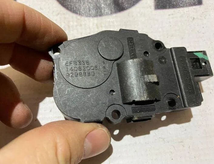 BMW X5 E70 (2006-2013) Interior Heater Flap Motor Actuator 650,750,000,412 21490614