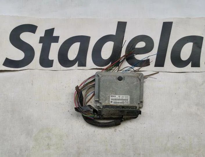 OPEL Zafira A (1999-2003) Engine Control Unit ECU 690,281,010,000,332 21492040