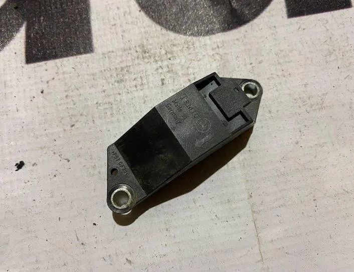 MERCEDES-BENZ E-Class W211/S211 (2002-2009) Priekšējais labais trieciena sensors 0018209326,a0018209326 21494072