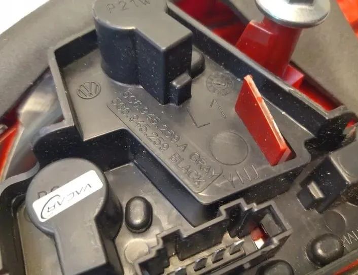 VOLKSWAGEN Jetta 6 generation (2010-2018) Aizmugurējais kreisais lukturis 5C6945093 27460099