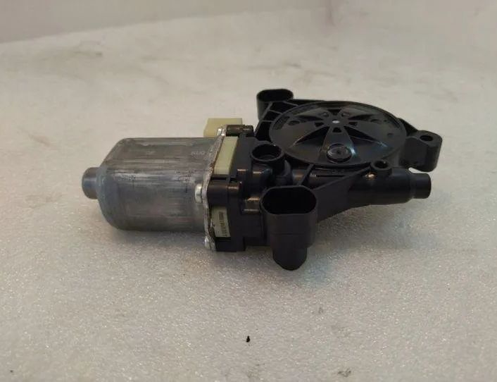 AUDI Q2 1 generation (2016-2024) Front Left Door Window Regulator Motor 5Q0959802C 27461414