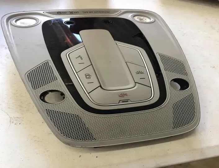 AUDI A4 B9/8W (2015-2024) Другие отделочные детали 4K0947135AE 27220178