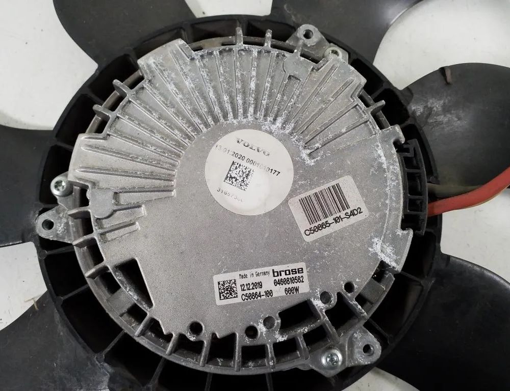 VOLVO S90 2 generation (2016-2023) Engine Cooling Fan Radiator 31657360 32831399