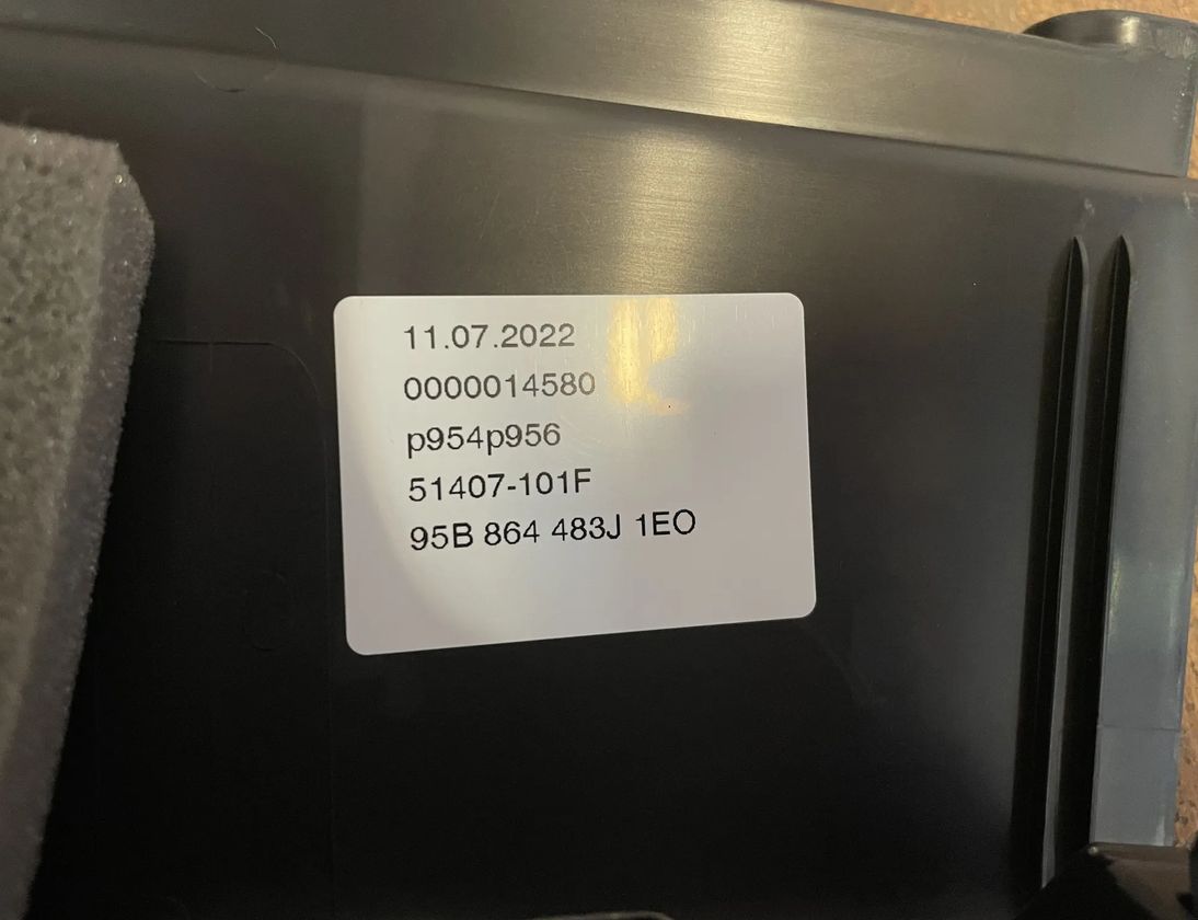 PORSCHE Macan 1 generation (2013-2023) Обделка замка багажника 95B864483J 25574865