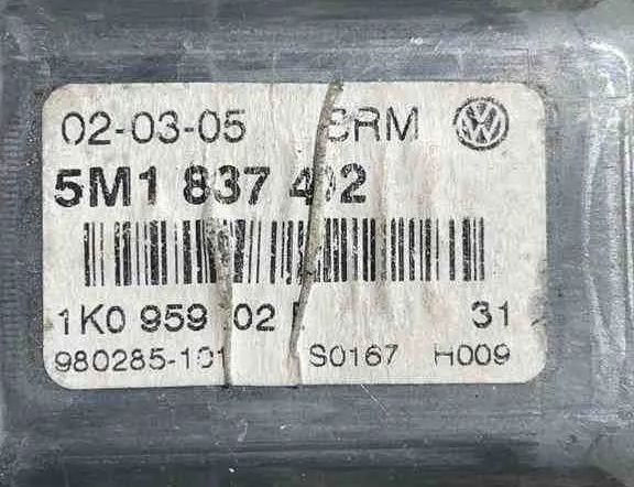 VOLKSWAGEN Golf Plus 1 generation (2004-2009) Маторчик стеклоподъемника передней левой двери 5M1837402,980285101,1K0959102 32450937
